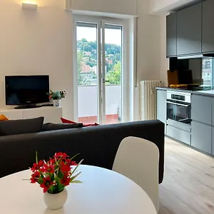 Lakefront Retreat Apartament